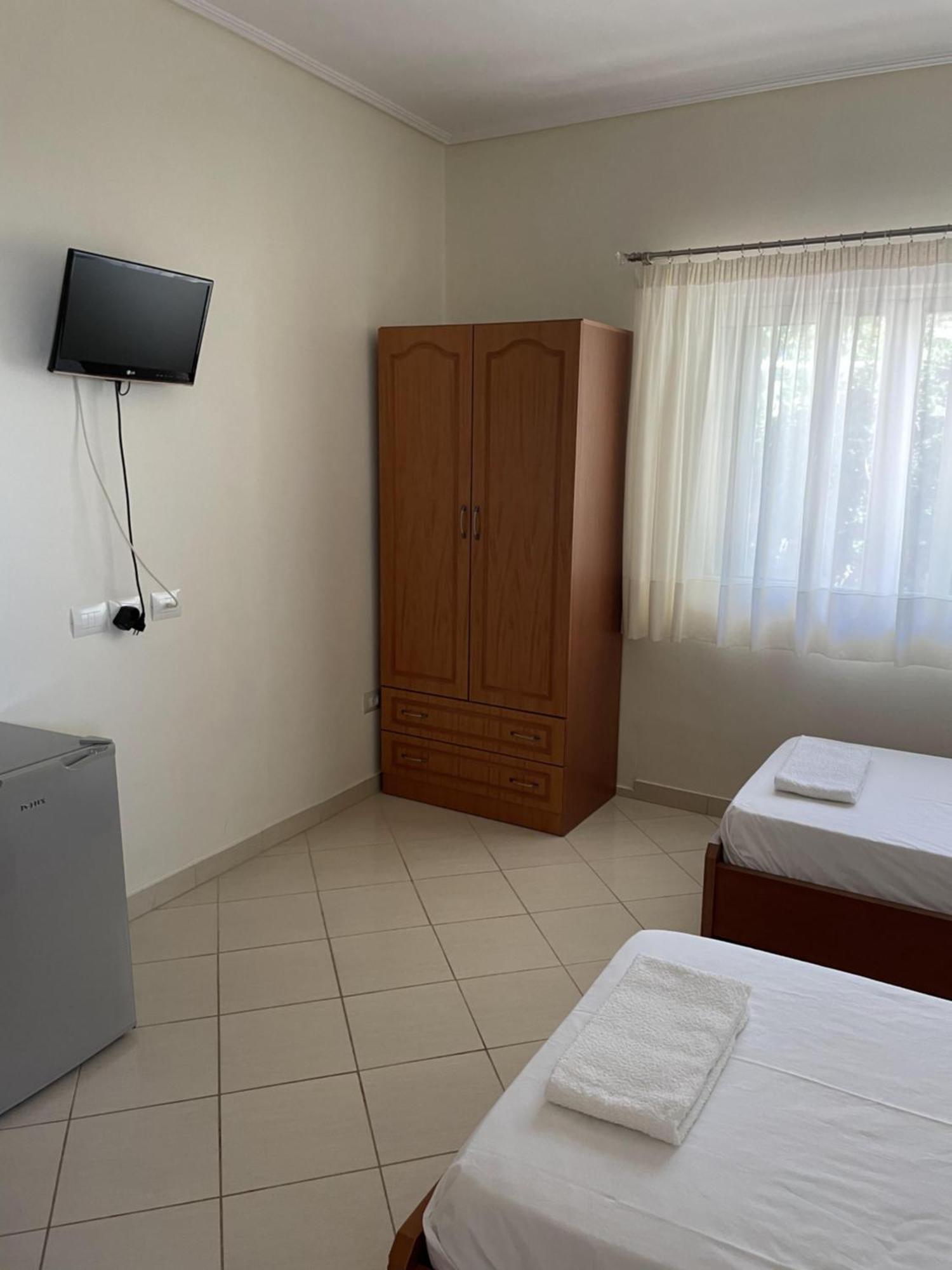 Olympian Rooms Dhërmi Esterno foto