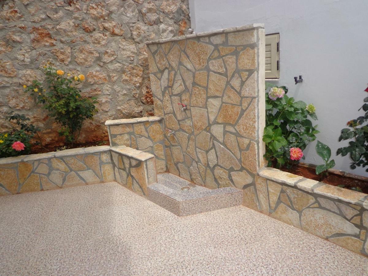 Olympian Rooms Dhërmi Esterno foto