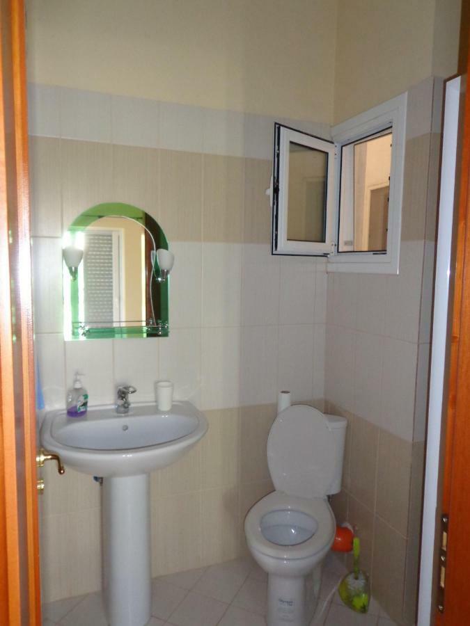 Olympian Rooms Dhërmi Esterno foto